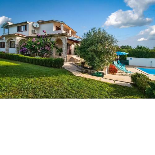 Amazing Home In Pula With House Sea View