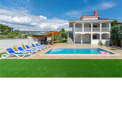 Amazing Home In Rosini With Wifi