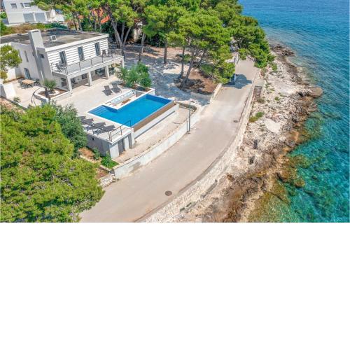 Amazing Home In Sumartin With House Sea View