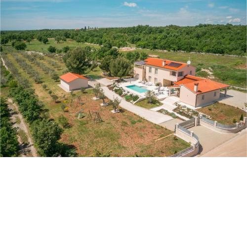 Amazing Home In Vodnjan With Sauna