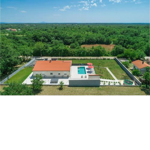 Amazing Home In Vodnjan With Wifi