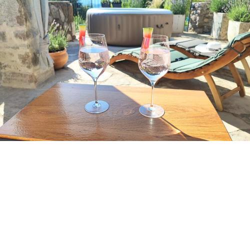 Amazing STUDIO CASA FERMEGLIA with private jacuzzie and perfect panoramic view