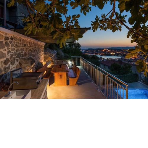 Amazing View Apartment with Private Pool