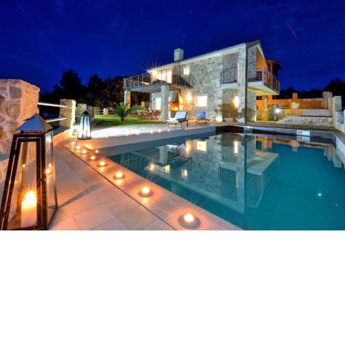 Amazing Villa Ele