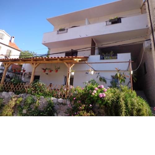 Ana Tudor Apartments
