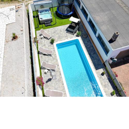 ANAI Serenity apartment , private heated pool and Hot Tub