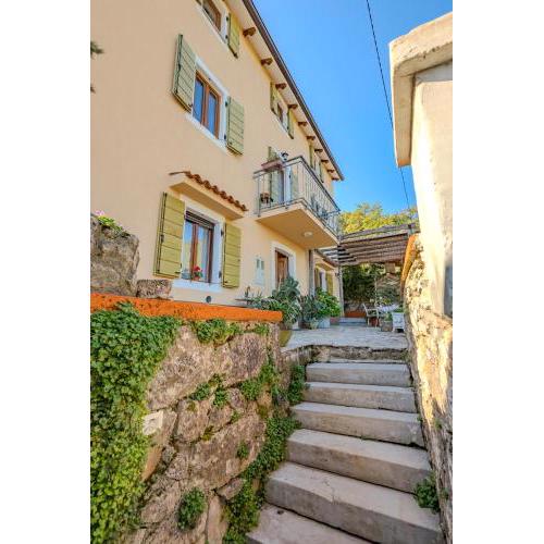 Anamaria Rustic Apartments