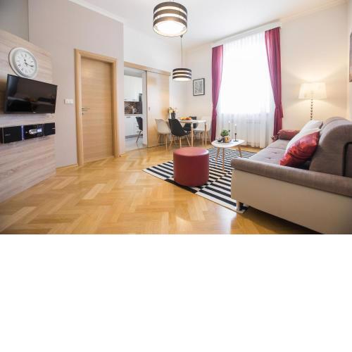 Angela Main Street Luxury Oasis & Free parking