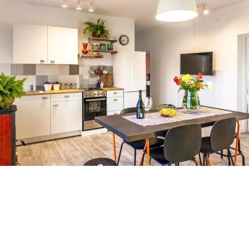 Angelina's garden place, max 6 persons, near Pula
