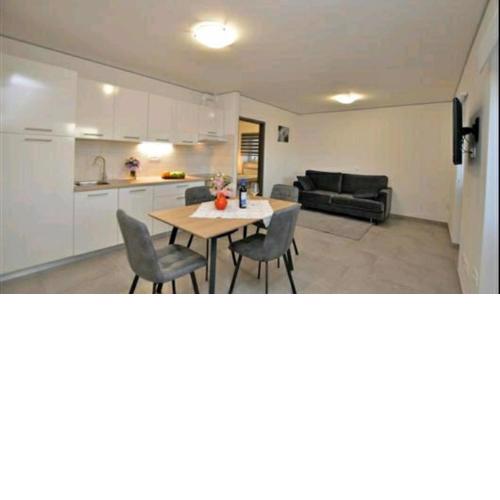 Apartman Bregi****