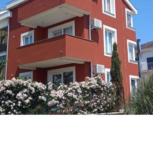 Apartman M & M, Schöne Wohnung nur 200m vom Strand