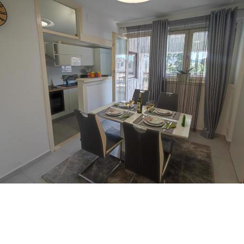 Apartman Oaza - Ploče, Croatia