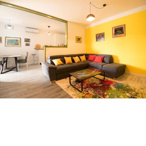 Apartman sa tri spavaće sobe u blizini plaže