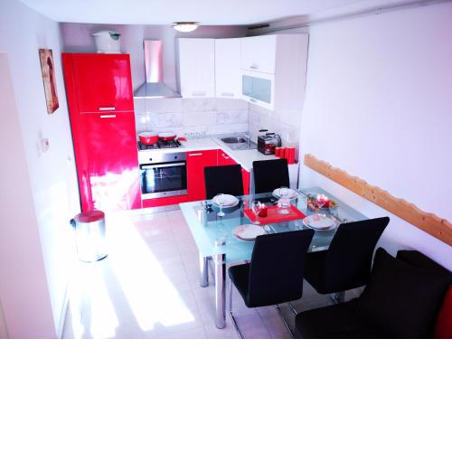 Apartman "Sabine red" with heated pool