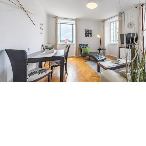 Apartman Square view