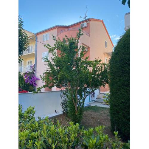 Apartmani Dora
