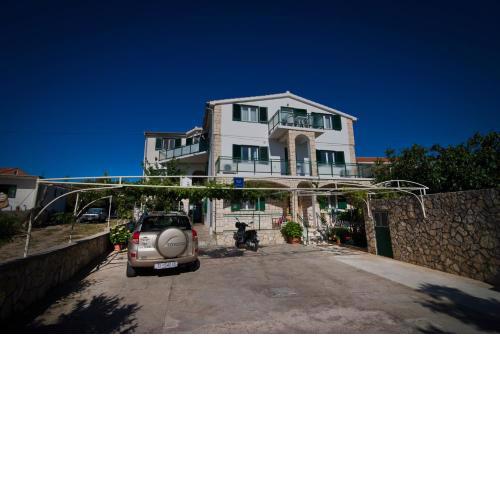 Apartmani i sobe Josica