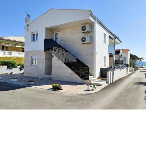 Apartmani PETRA - Vir