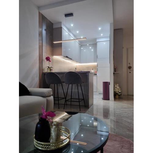 Apartment "50 Shades" with balcony and free parking in the garage