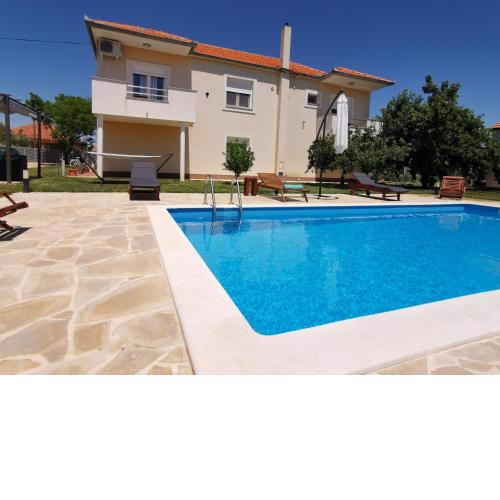 Apartment Amelie - with pool and sauna!