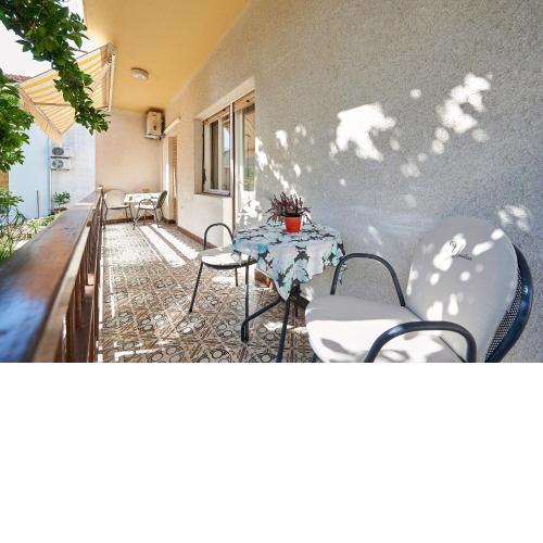 Apartment and Rooms Ivo