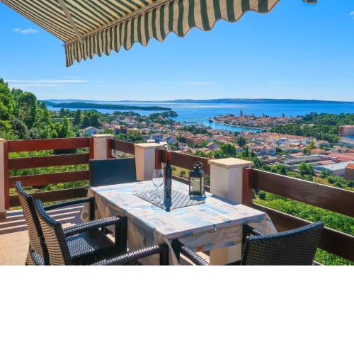 Apartment Andrija-2 by Interhome