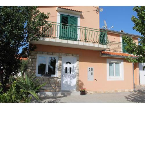 Apartment Ante