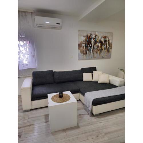 Apartment Aria
