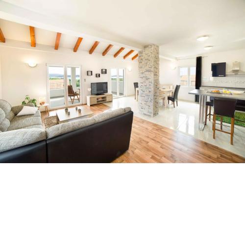 Apartment Arta