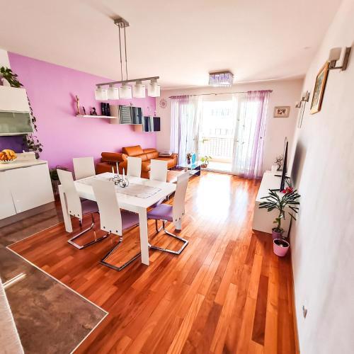 Apartment Azure *CLOSE TO THE BEACH