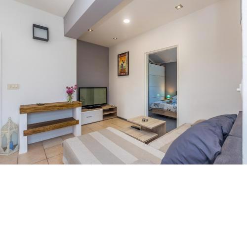 Apartment Brzac