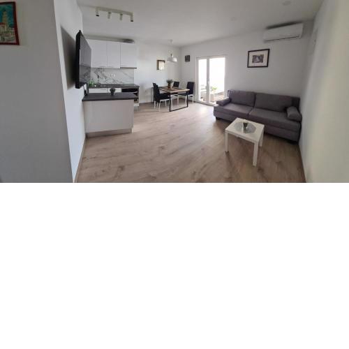 Apartment By the Mall
