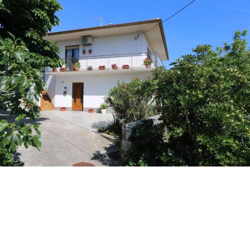 Apartment Car Marica
