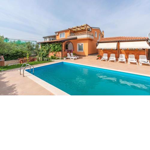 Apartment Complex Villa Visnjan with Pool