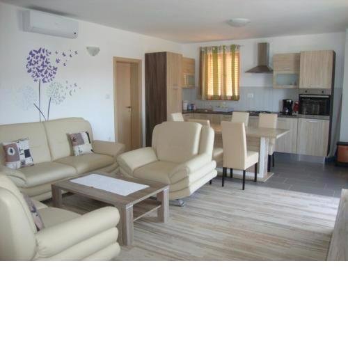 Apartment Cres 4496-1