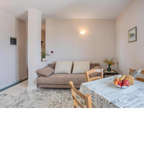 Apartment Daria-3 by Interhome