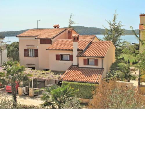 Apartment Denise-2 by Interhome