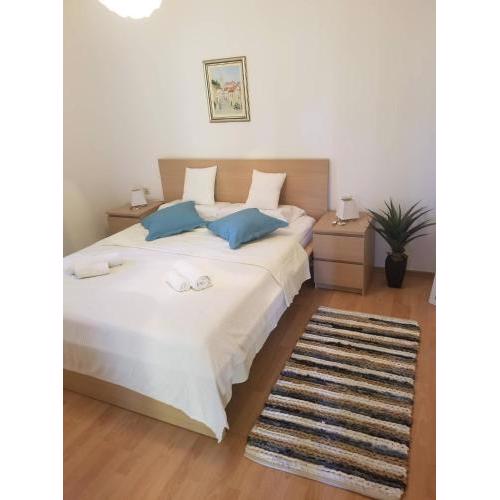 Apartment DIANA - Great Location, Cosy 2 Bedroom, 2 Bathroom apt