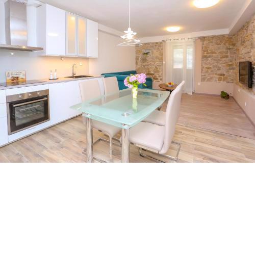 Apartment Dvor