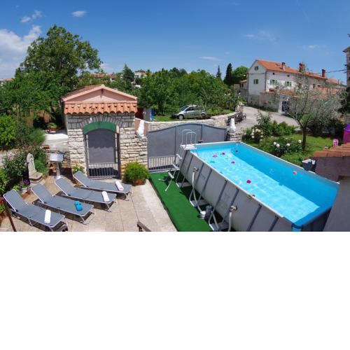Apartment Elena, village Peresiji