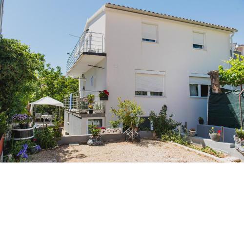 Apartment Ella