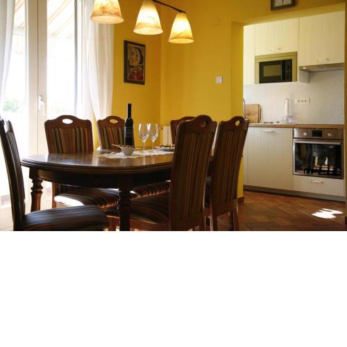 Apartment Ema