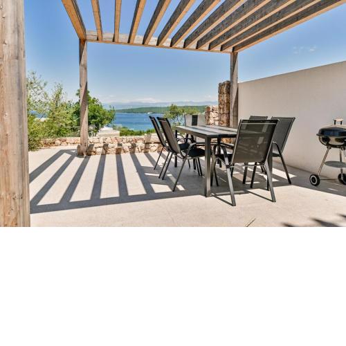 Apartment Flori with sea view