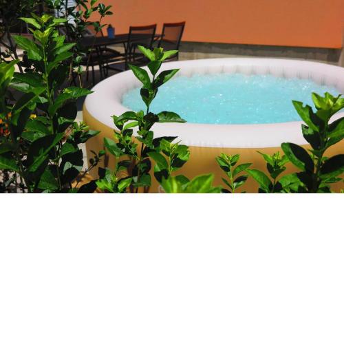 Apartment Gamma with hydromassage mini pool near Split
