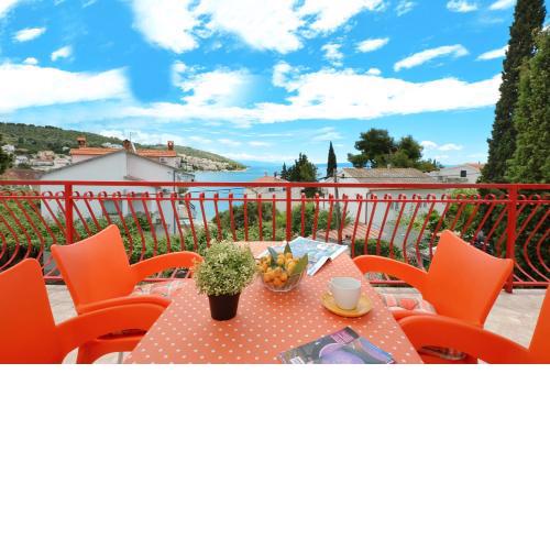 Apartment House Juretic - 50 m from the beach