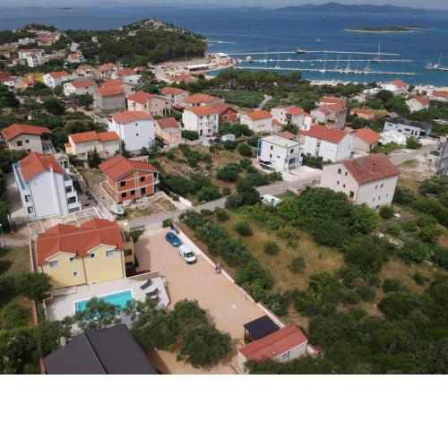 Apartment in Drage with sea views, balcony, air conditioning, WiFi 566-1