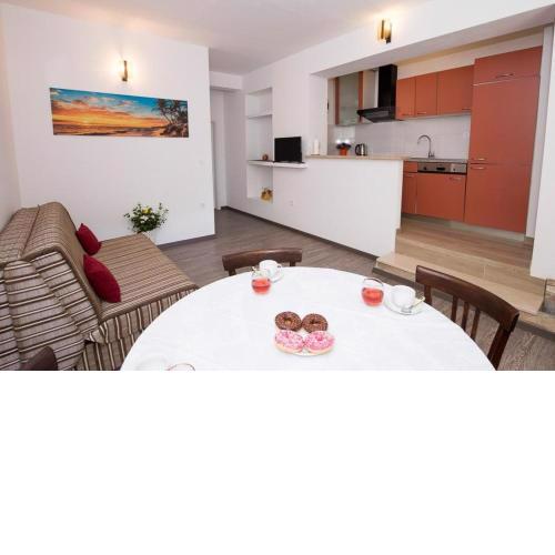 Apartment in Duce with terrace, air conditioning, WiFi, dishwasher 5146-8