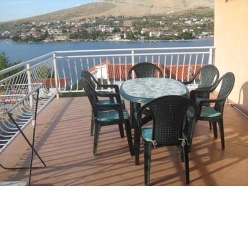 Apartment in Grebaštica with sea view, balcony, air conditioning, WiFi (3571-1)