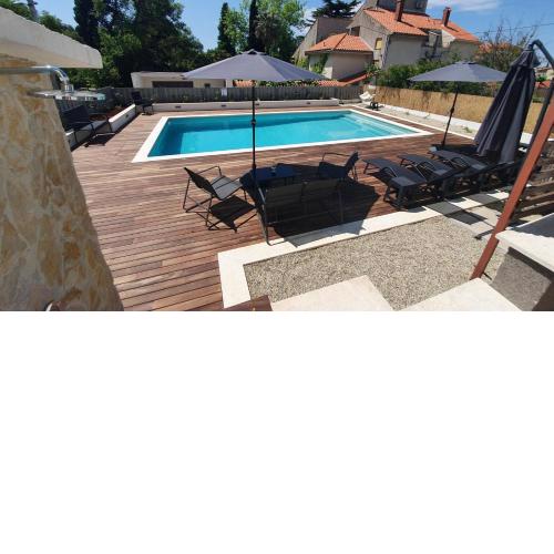 Apartment in Kastel Luksic with balcony, air conditioning, W-LAN, washing machine 5107-1