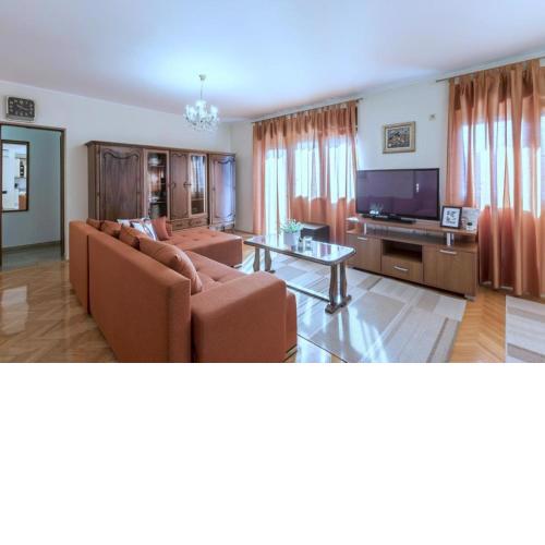 Apartment in Kastel Novi with terrace, air conditioning, W-LAN, washing machine 5104-1